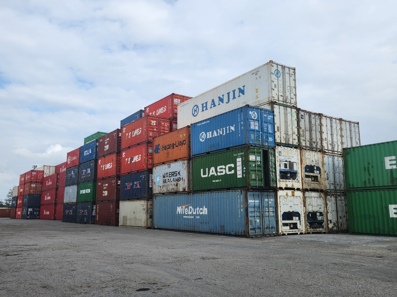 CÔNG TY CỔ PHẦN DỊCH VỤ VẬN TẢI CONTAINER HOÀNG SƠN