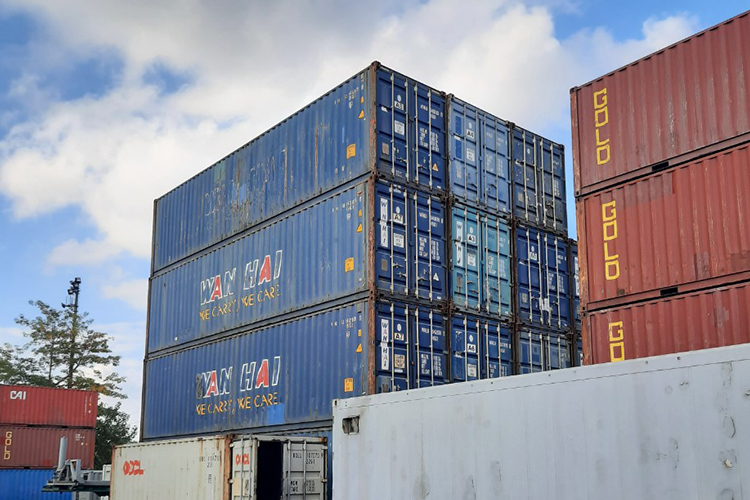 Bãi container Hoàng Sơn