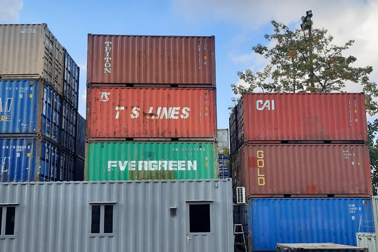 Bãi container Hoàng Sơn