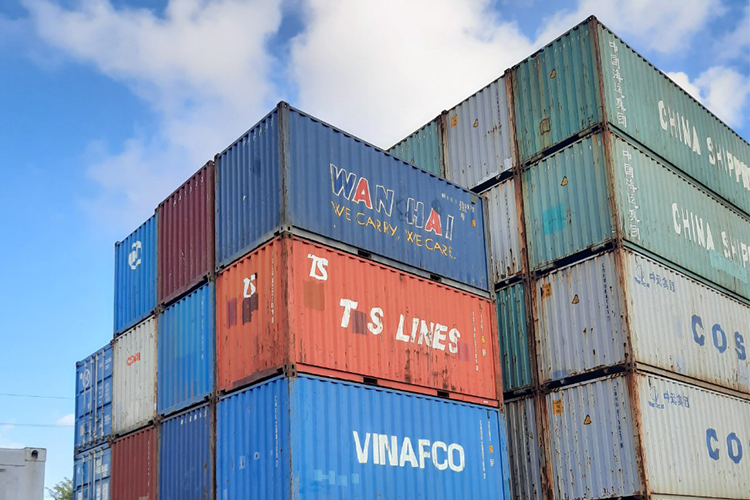 Bãi container Hoàng Sơn